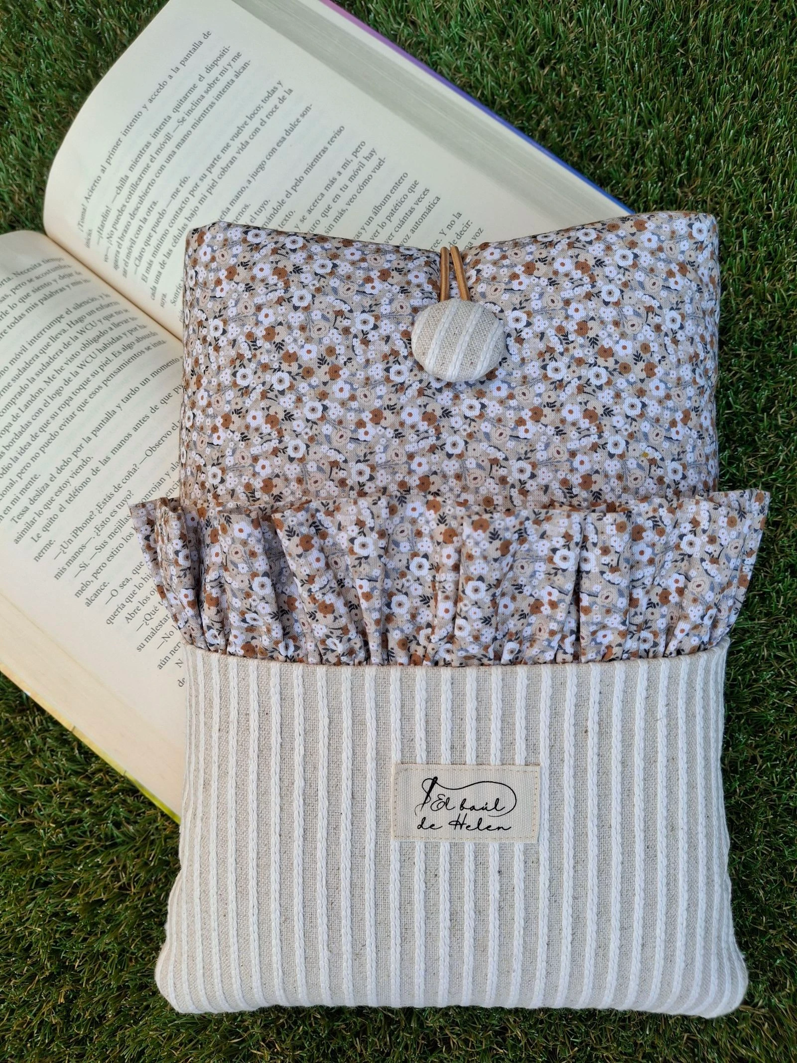 Funda para libro acolchada hecha a mano